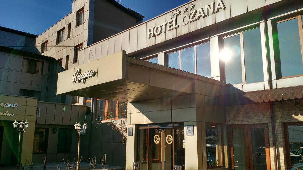 Hotel Ozana Bistriţa Exteriér fotografie